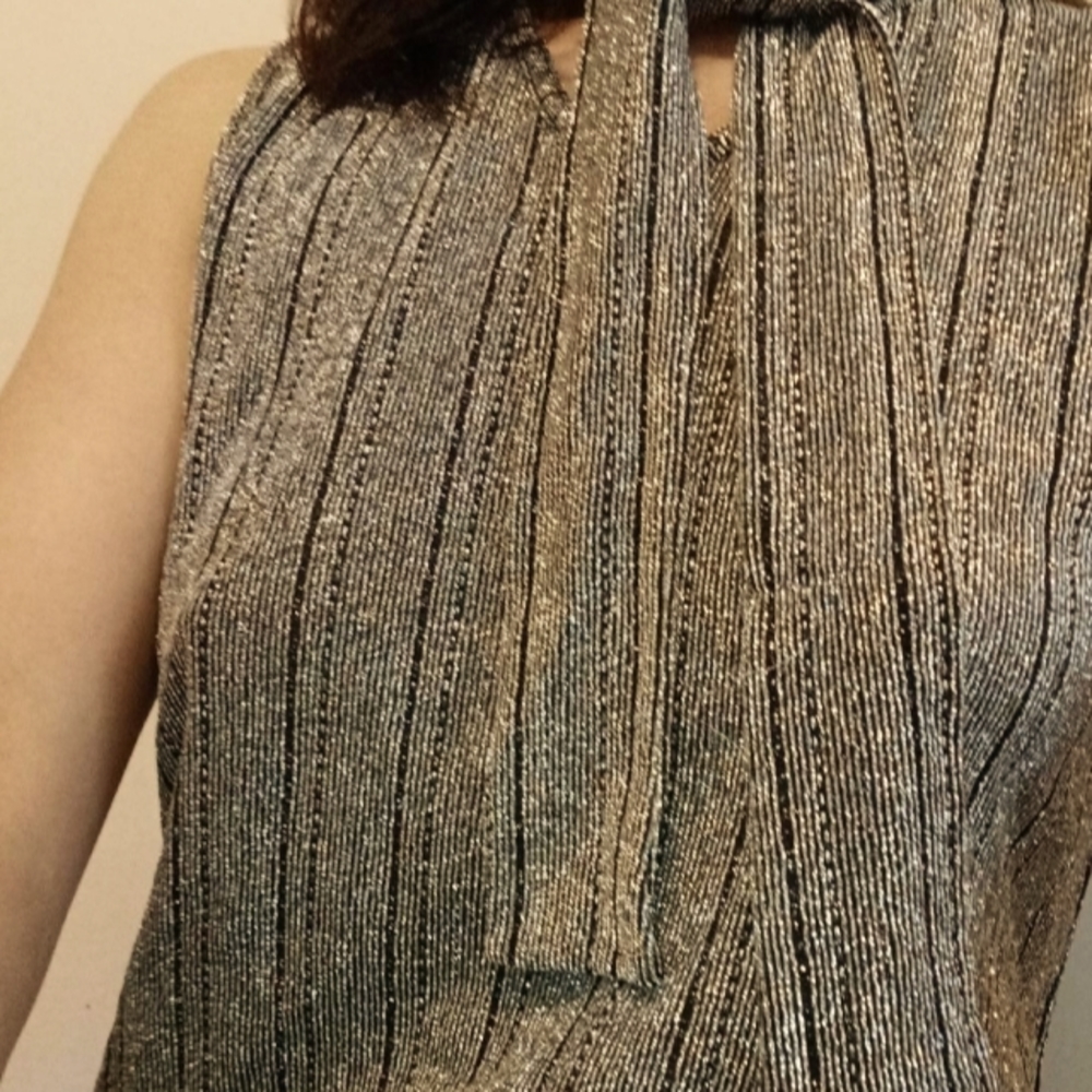 Silver glittering top by Vue Point, elegant going out top size M